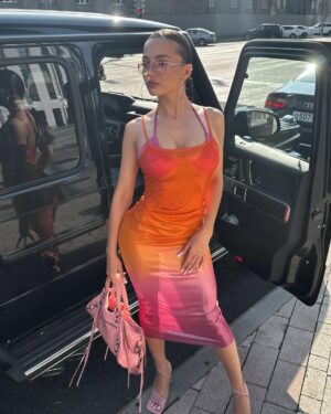Valya Karnaval Instagram - 🫂