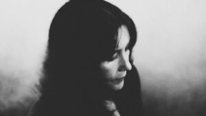 Vanessa Carlton Instagram - Never seen such beauty
Hold me like Debussy
Flowing like a river
Wilder and within her
Carrion or hunter
Lookin' for a Mother
Give it up....