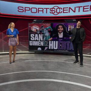 Vanessa Huppenkothen Instagram - ESPN,
Te confieso que me costó mucho tomar la decisión, fuiste mi casa por 9 años, mi refugio y mi lugar feliz, el Disney de los deportes!
Cierro un grandioso capítulo en mi vida que me enseñó, me permitió crecer, desarrollarme, aprender y sacar lo mejor de mí.
Me llevo los mejores recuerdos y la fortuna de haber conocido grandes personas.
Armando, gracias por abrirme las puertas cuando todo estaba perdido, gracias por hacerme una mejor profesional y creer en mi; fuiste un jefe extraordinario.
Gracias Rodolfo por permitirme trabajar en el líder mundial.
Gracias Manu por tus consejos, regaños, apoyo y pláticas que me han hecho mejor persona.
Gracias Sel por ser gran jefa y hoy, gran amiga.
Gracias Ruca por sacar lo mejor de mi en cada SportSCenter y por tu amistad invaluable!
Gracias Mike y Tun Tun porque hacer sus Shows me ponía demasiado feliz, son tremendos!
Gracias José Ramón por tus consejos, pláticas y análisis! Es un honor haber trabajado contigo!
A mis compañeras y tremendas profesionales, Caro, Kary, Pau, Naty, Gaby Bibayof, Juls, Dess!
Sergio Dipp, te extraño amigo! Siempre seremos los 🦁, puro power! TQM!
Ricardo Puig, gracias xq sin tu ayuda, el sueño de estar en ESPN no se hubiera podido realizar!
Adal Franco, si, sí eres el sol de ESPN!
Fer Tirado, gracias por siempre contagiarme de tu amor por la NBA y el golf!
Gracias Jorge Eduardo, Michel, a los Toños, Eitan, Lion Lecanda por permitirme compartir SC con ustedes y aprender de su conocimiento!
Alvarito Morales, gracias por debutarme en SC, tú y yo sabemos de la “la industria”.
Mis insiders favoritos: John Sutcliff, Odin, César Caballero, Marce, Adri, Héctor, Oscar, Jesús!
Gracias Tuca por las pláticas a nada de entrar al aire, te admiro!
Hugo Sánchez, wow, fui, soy y seré siempre tu fan, el mejor!
Continúa….