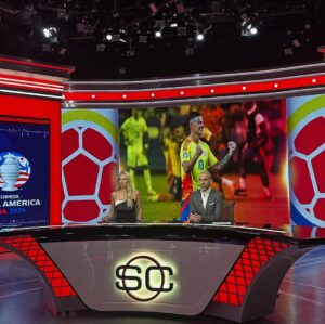 Vanessa Huppenkothen Instagram - ESPN,
Te confieso que me costó mucho tomar la decisión, fuiste mi casa por 9 años, mi refugio y mi lugar feliz, el Disney de los deportes!
Cierro un grandioso capítulo en mi vida que me enseñó, me permitió crecer, desarrollarme, aprender y sacar lo mejor de mí.
Me llevo los mejores recuerdos y la fortuna de haber conocido grandes personas.
Armando, gracias por abrirme las puertas cuando todo estaba perdido, gracias por hacerme una mejor profesional y creer en mi; fuiste un jefe extraordinario.
Gracias Rodolfo por permitirme trabajar en el líder mundial.
Gracias Manu por tus consejos, regaños, apoyo y pláticas que me han hecho mejor persona.
Gracias Sel por ser gran jefa y hoy, gran amiga.
Gracias Ruca por sacar lo mejor de mi en cada SportSCenter y por tu amistad invaluable!
Gracias Mike y Tun Tun porque hacer sus Shows me ponía demasiado feliz, son tremendos!
Gracias José Ramón por tus consejos, pláticas y análisis! Es un honor haber trabajado contigo!
A mis compañeras y tremendas profesionales, Caro, Kary, Pau, Naty, Gaby Bibayof, Juls, Dess!
Sergio Dipp, te extraño amigo! Siempre seremos los 🦁, puro power! TQM!
Ricardo Puig, gracias xq sin tu ayuda, el sueño de estar en ESPN no se hubiera podido realizar!
Adal Franco, si, sí eres el sol de ESPN!
Fer Tirado, gracias por siempre contagiarme de tu amor por la NBA y el golf!
Gracias Jorge Eduardo, Michel, a los Toños, Eitan, Lion Lecanda por permitirme compartir SC con ustedes y aprender de su conocimiento!
Alvarito Morales, gracias por debutarme en SC, tú y yo sabemos de la “la industria”.
Mis insiders favoritos: John Sutcliff, Odin, César Caballero, Marce, Adri, Héctor, Oscar, Jesús!
Gracias Tuca por las pláticas a nada de entrar al aire, te admiro!
Hugo Sánchez, wow, fui, soy y seré siempre tu fan, el mejor!
Continúa….