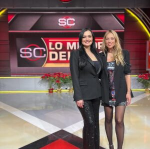 Vanessa Huppenkothen Instagram - ESPN,
Te confieso que me costó mucho tomar la decisión, fuiste mi casa por 9 años, mi refugio y mi lugar feliz, el Disney de los deportes!
Cierro un grandioso capítulo en mi vida que me enseñó, me permitió crecer, desarrollarme, aprender y sacar lo mejor de mí.
Me llevo los mejores recuerdos y la fortuna de haber conocido grandes personas.
Armando, gracias por abrirme las puertas cuando todo estaba perdido, gracias por hacerme una mejor profesional y creer en mi; fuiste un jefe extraordinario.
Gracias Rodolfo por permitirme trabajar en el líder mundial.
Gracias Manu por tus consejos, regaños, apoyo y pláticas que me han hecho mejor persona.
Gracias Sel por ser gran jefa y hoy, gran amiga.
Gracias Ruca por sacar lo mejor de mi en cada SportSCenter y por tu amistad invaluable!
Gracias Mike y Tun Tun porque hacer sus Shows me ponía demasiado feliz, son tremendos!
Gracias José Ramón por tus consejos, pláticas y análisis! Es un honor haber trabajado contigo!
A mis compañeras y tremendas profesionales, Caro, Kary, Pau, Naty, Gaby Bibayof, Juls, Dess!
Sergio Dipp, te extraño amigo! Siempre seremos los 🦁, puro power! TQM!
Ricardo Puig, gracias xq sin tu ayuda, el sueño de estar en ESPN no se hubiera podido realizar!
Adal Franco, si, sí eres el sol de ESPN!
Fer Tirado, gracias por siempre contagiarme de tu amor por la NBA y el golf!
Gracias Jorge Eduardo, Michel, a los Toños, Eitan, Lion Lecanda por permitirme compartir SC con ustedes y aprender de su conocimiento!
Alvarito Morales, gracias por debutarme en SC, tú y yo sabemos de la “la industria”.
Mis insiders favoritos: John Sutcliff, Odin, César Caballero, Marce, Adri, Héctor, Oscar, Jesús!
Gracias Tuca por las pláticas a nada de entrar al aire, te admiro!
Hugo Sánchez, wow, fui, soy y seré siempre tu fan, el mejor!
Continúa….