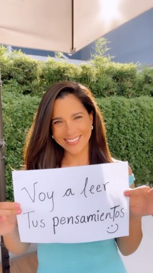 Vanessa Terkes Instagram - Me cuentan si acerté 🎩  Recién termine mi  primera clase para leer mentes 🤣😘