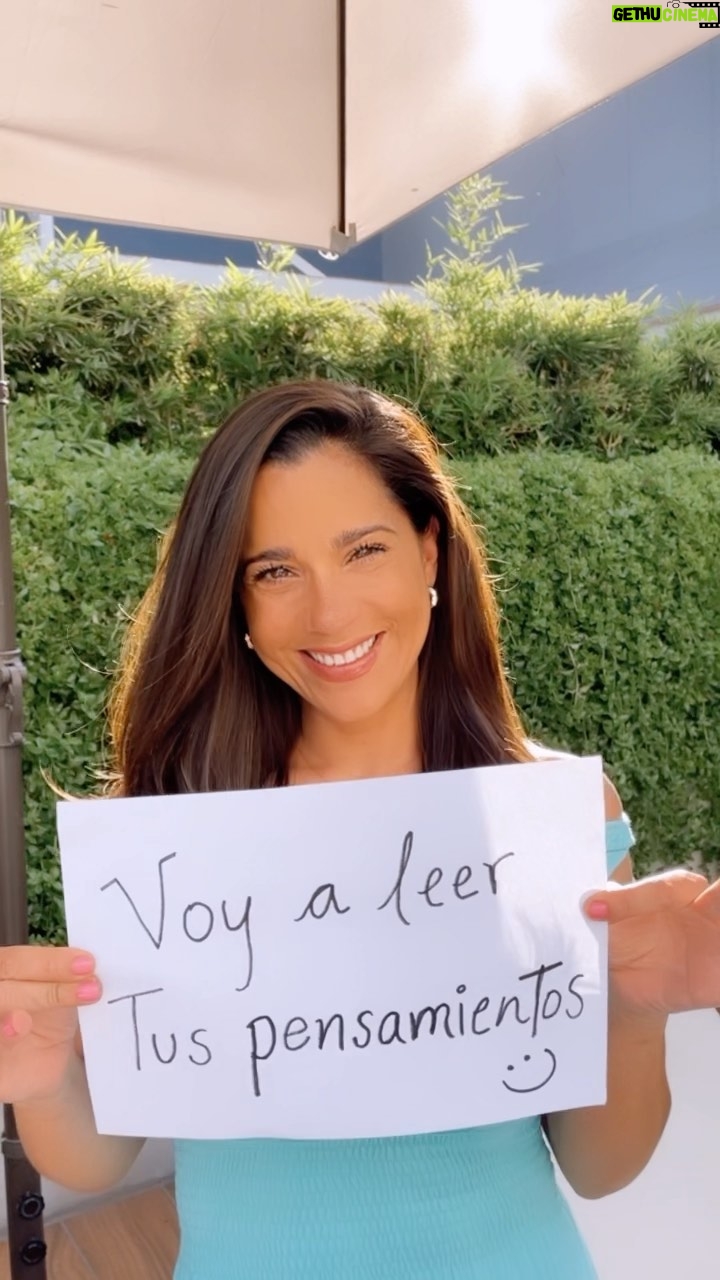 Vanessa Terkes - 12.7K Likes - Me cuentan si acerté 🎩  Recién termine mi  primera clase para leer mentes 🤣😘