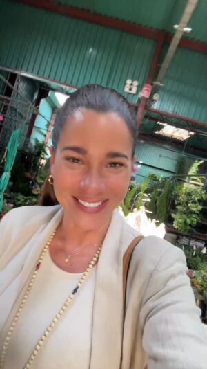 Vanessa Terkes Instagram - Fui al Mercado de Flores de Acho y ¡amé! 💐
Les dejo precios y todo lo que pueden conseguir allá. ❤️
#mercadodeflores #flores #barato