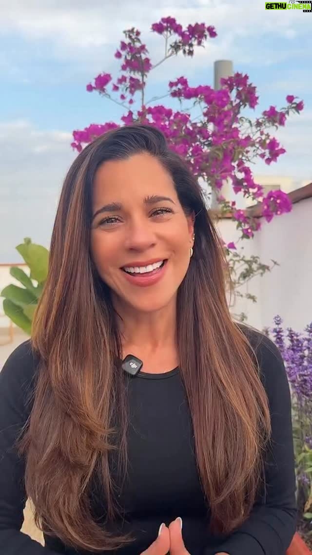 Vanessa Terkes - 3 Likes - Un año meditando no me cambió la vida de golpe…
me cambió por dentro, despacito.
Aprendí a escuchar el silencio, a confiar más y a entender que no todo se controla.
Estas son 6 cosas que la meditación me enseñó cuando aprendí a quedarme conmigo. ✨🧘‍♀️
