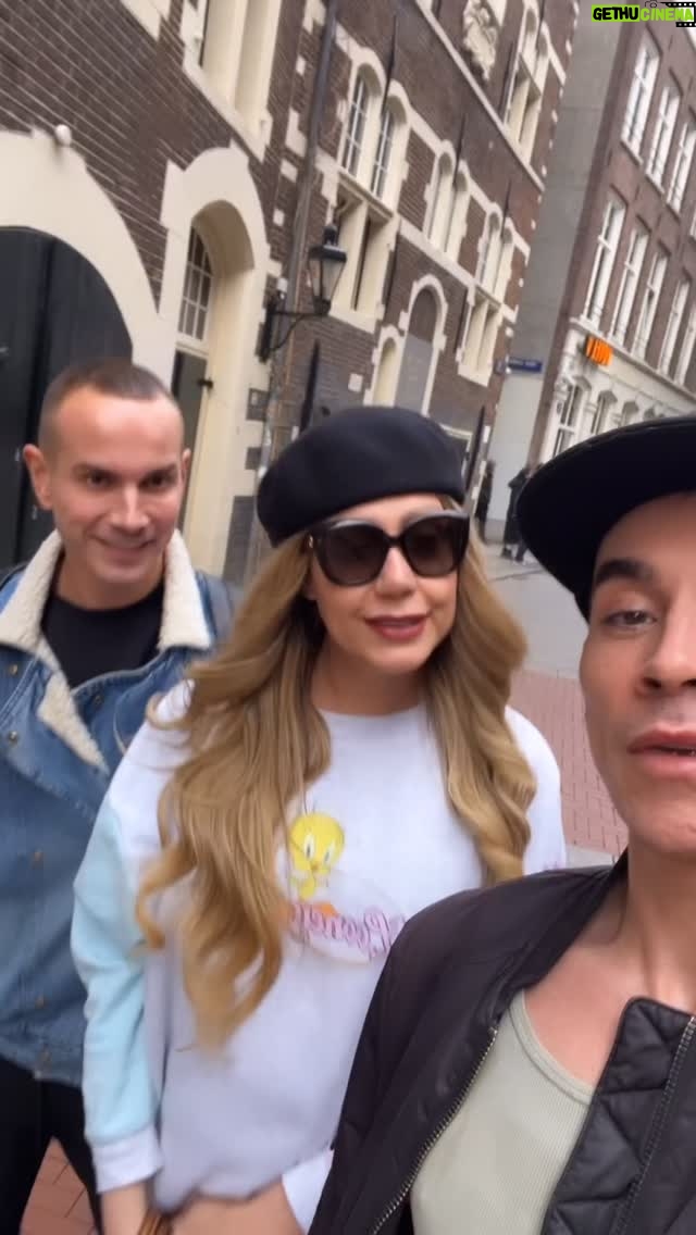 Vanessa van Cartier - 25K Likes - #name #laugh #comedy #loud #friends