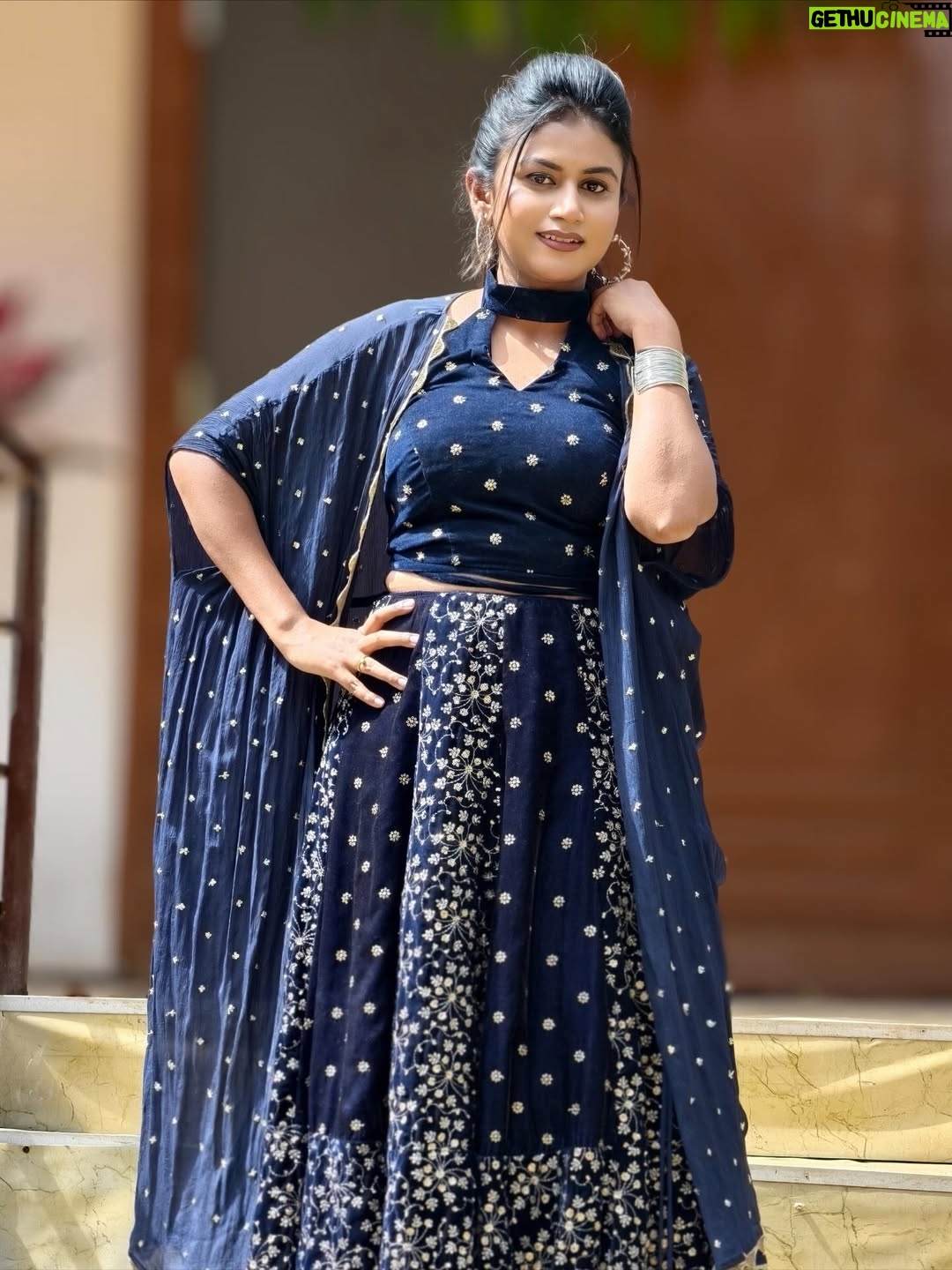 Vani YM - 2.8K Likes - Be good, Do good and see good. If you feel im looking good and the credit goes to  @tieknot_fashions 

Costume designed by : @tieknot_fashions @tieknot_rentals