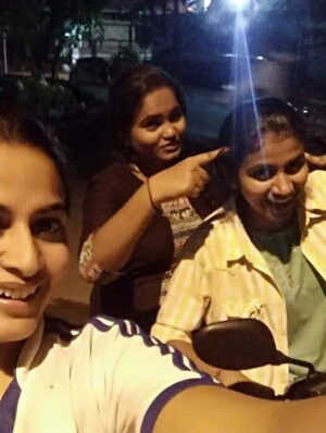 Vani YM Instagram - ಮಕ್ಕಳಾಗಿ ಇದ್ದಾಗಿನಿಂದ ನಿಂಗೊಂದು ಮಗು ಅಗೋವರ್ಗು ಅದೇ ಹಾರಾಟ, ಅದೇ ಕಿರ್ಚಾಟ, ಅದೇ ಹೊಡೆದಾಟ but still I’ll give you first preference Because you born in the last month ಮಜ್ಜಾ ಮಾಡು 😬😬🤡💩☠️👺🤠👹👻. HBD kannavva makalavva 💀
