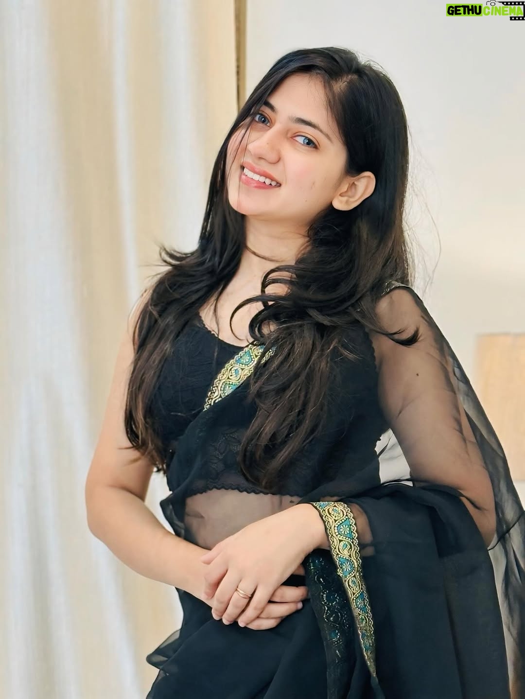 Vanshika Kanda - 70.8K Likes - 🖤 #insta #instagram #instagood #instadaily #love #instalike #like #follow #photography #photo #photooftheday #viral #trending #likeforlikes #instamood #picoftheday #india #fashion #likes #followforfollowback #nature #instapic #colors #style #explore #life #explorepage #model #beautiful