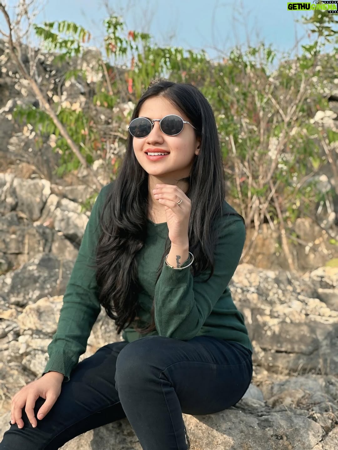 Vanshika Kanda - 4.4K Likes - 🖤💚 #insta #instagram #instagood #instadaily #love #instalike #like #follow #photography #photo #photooftheday #viral #trending #likeforlikes #instamood #picoftheday #india #fashion #likes #followforfollowback #nature #instapic #happy #style #explore #life #explorepage #model #art #beautiful