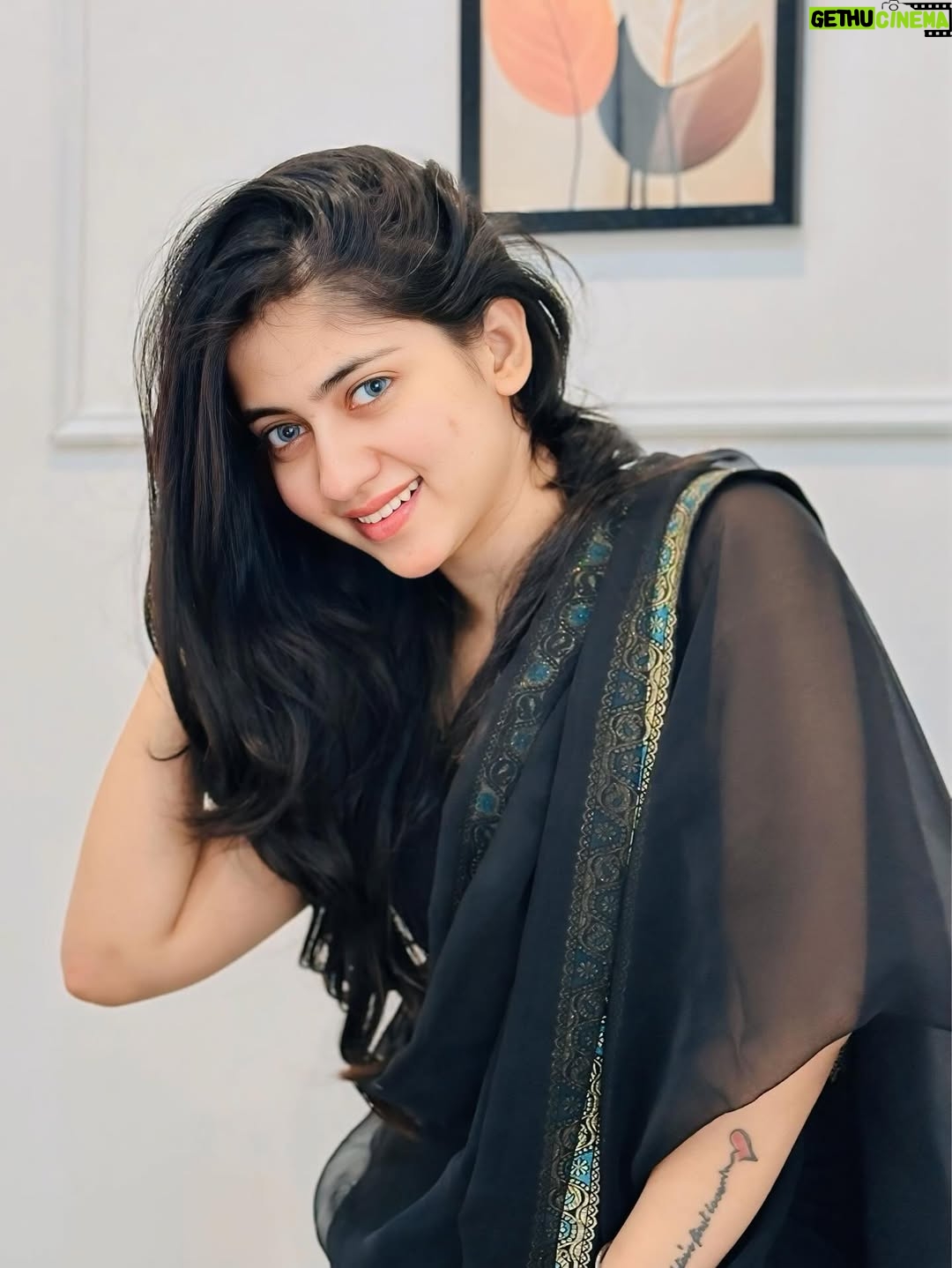 Vanshika Kanda - 70.8K Likes - 🖤 #insta #instagram #instagood #instadaily #love #instalike #like #follow #photography #photo #photooftheday #viral #trending #likeforlikes #instamood #picoftheday #india #fashion #likes #followforfollowback #nature #instapic #colors #style #explore #life #explorepage #model #beautiful
