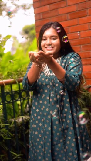 Varsha Kaveri Instagram - Share it to your love😍🧿
Comment “green” for link 🔗 

#varshakaveri #instagram