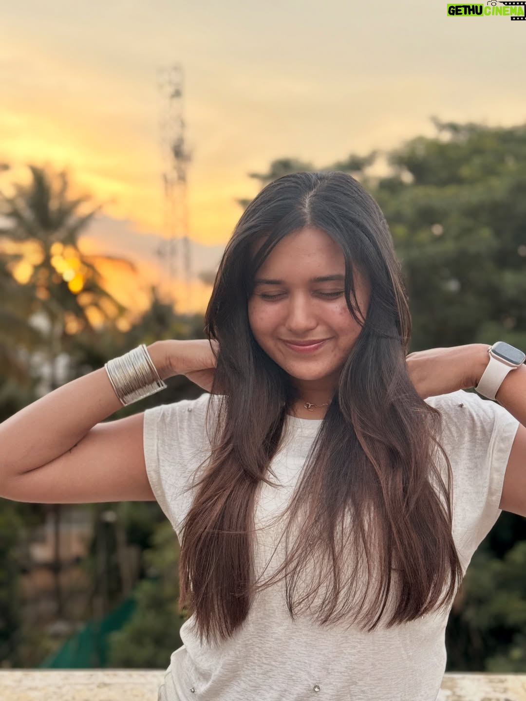 Varsha Kaveri - 96.2K Likes - Feel my love 🫣🤍🧿
Don’t miss the last picture 🫣

#varshakaveri