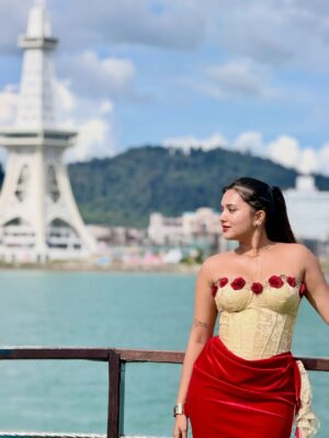 Varsha Kaveri Instagram - Serving birthday looks & main character energy 💋🧿

#varshakaveri #birthday