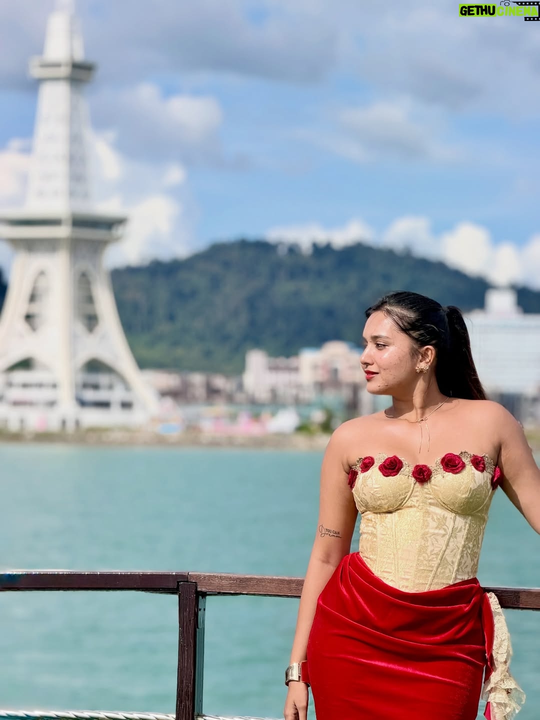 Varsha Kaveri - 122K Likes - Serving birthday looks & main character energy 💋🧿

#varshakaveri #birthday