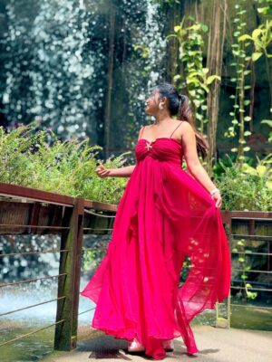 Varsha Kaveri Instagram - Always try to fly alone 🦋🌹🧿

#varshakaveri
