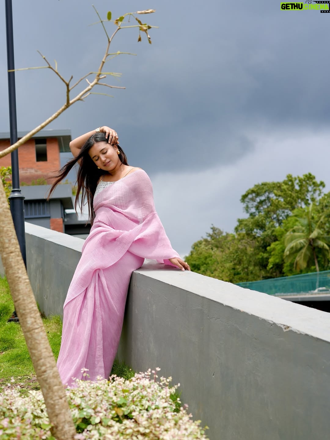 Varsha Kaveri - 98.9K Likes - The view 🌧️🧿

#varshakaveri