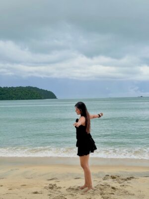 Varsha Kaveri Instagram - ಅರೆ ಅರೆ ಏನಿದು ಹೊಸ ದಾಳಿ 🌊🧿

#varshakaveri