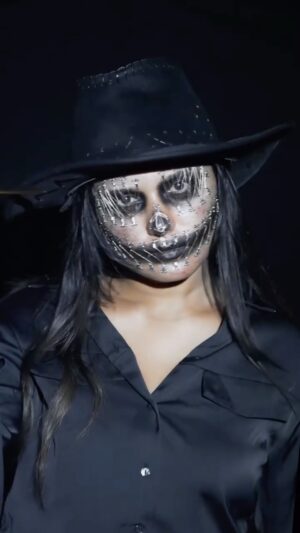 Varsha Kaveri Instagram - Meet my doppelgänger 🪡☠️🧿

#varshakaveri #creativemakeup #instagram #reelitfeelit