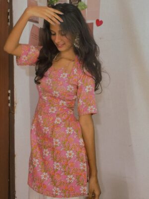 Varsha Sapna Instagram - 👀💕🎀✨….. @rajamthreads
#instagram #reelitfeelit #reelkarofeelkaro #goviral #ᴇxᴘʟᴏʀᴇᴘᴀɢᴇ