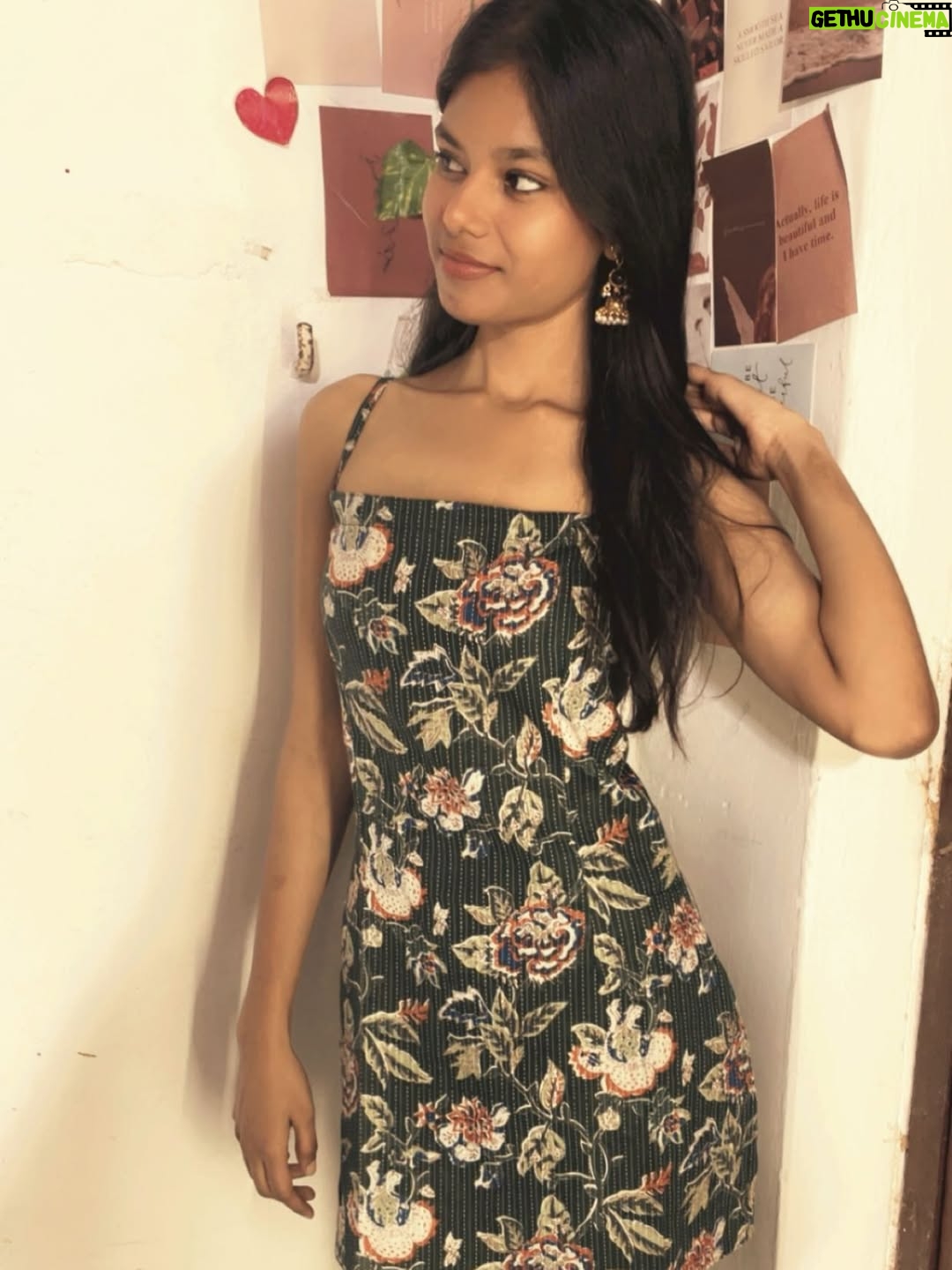 Varsha Sapna - 2.3K Likes - 👀💕🎀✨….. @rajamthreads 
#instagram #reelitfeelit #reelkarofeelkaro #goviral #ᴇxᴘʟᴏʀᴇᴘᴀɢᴇ