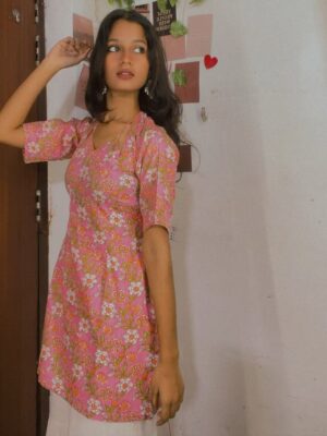 Varsha Sapna Instagram - 👀💕🎀✨….. @rajamthreads
#instagram #reelitfeelit #reelkarofeelkaro #goviral #ᴇxᴘʟᴏʀᴇᴘᴀɢᴇ