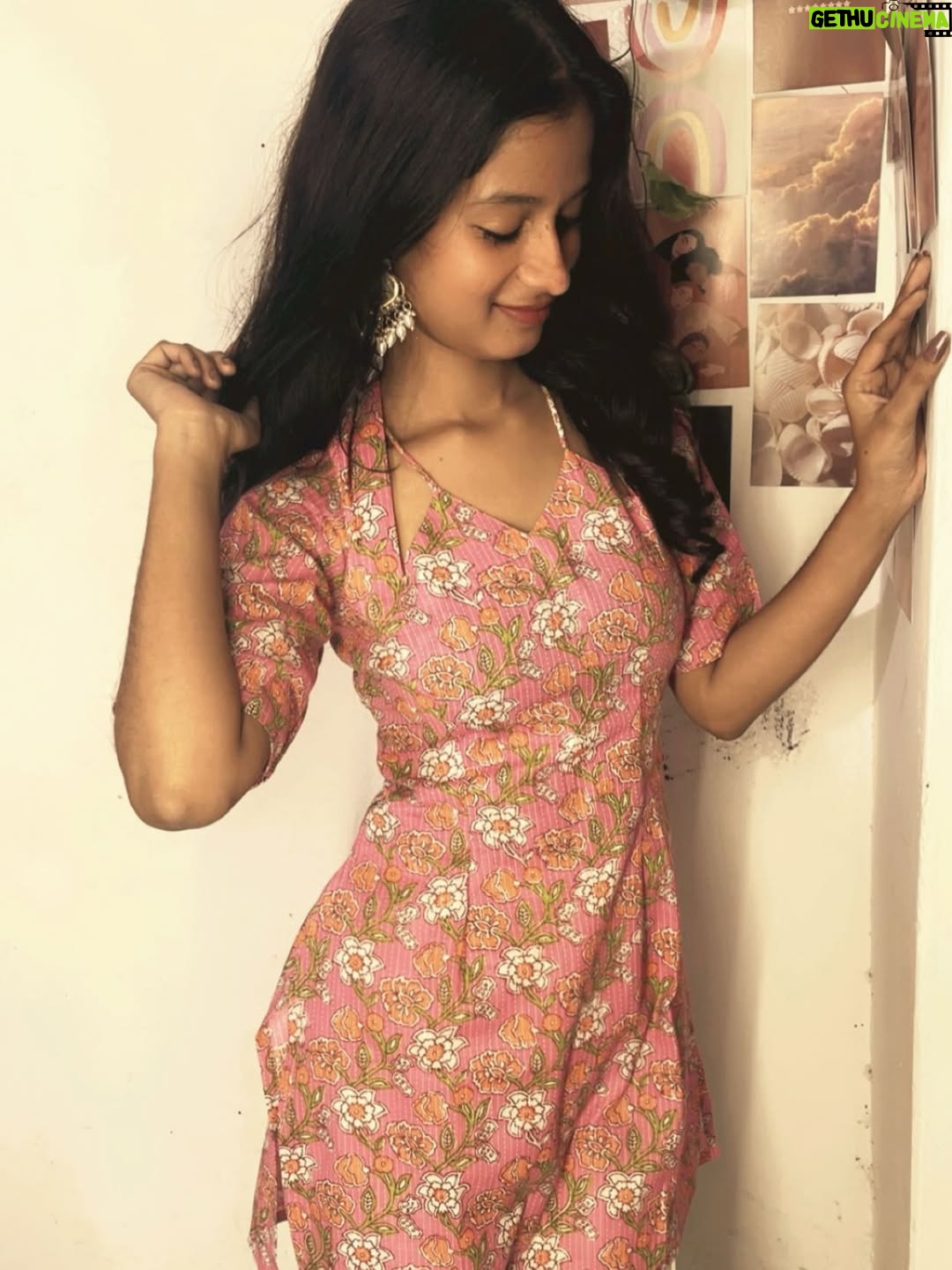 Varsha Sapna - 2.3K Likes - 👀💕🎀✨….. @rajamthreads 
#instagram #reelitfeelit #reelkarofeelkaro #goviral #ᴇxᴘʟᴏʀᴇᴘᴀɢᴇ