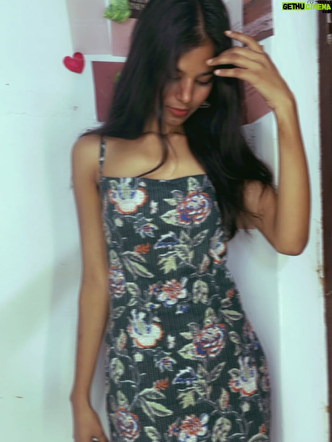 Varsha Sapna - 2.3K Likes - 👀💕🎀✨….. @rajamthreads 
#instagram #reelitfeelit #reelkarofeelkaro #goviral #ᴇxᴘʟᴏʀᴇᴘᴀɢᴇ