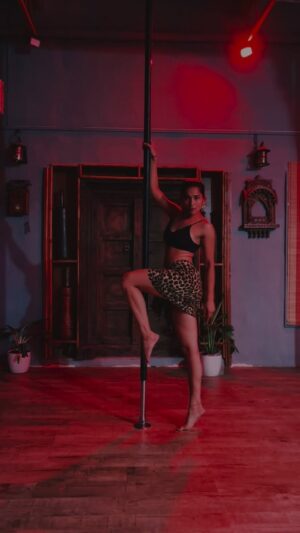Vartika Jha Instagram - Jump @tyla ❤️
@reyrzy ❤️

Space. @anokha_fitness_studio ❤️
Captured by the prettiest. @ninisha.rasaily di😘
Pole teacher - The best @lipsa893 ma’am 😘