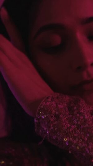 Vartika Jha Instagram - Dilbar ki aankhon ka ❤️

@norafatehi  @rashmeetkaur @jigarsaraiya ❤️

Short by - @joshuaaaaaaaa7 bhaiya❤️

Beautiful costume by @buyrent.kg  thank you ❤️

Space.  @byoustudio.in ❤️

#dancewithnora #thamma