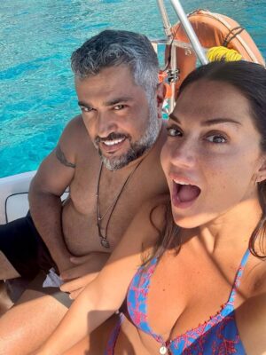 Vaso Laskaraki Instagram - Hello September 🧿
——————————
-Τελευταίες φωτογραφίες του Αυγούστου
στην Νότια Κρητη … με αυτήν την όμορφη ανάμνηση ετοιμαζόμαστε για την επιστροφή μας ! Ήτανε το ωραιότερο κλείσιμο του φετινού καλοκαιριού 💙
@lefteris.soultatos
#memories #moments #tokalokairimou #familygoals