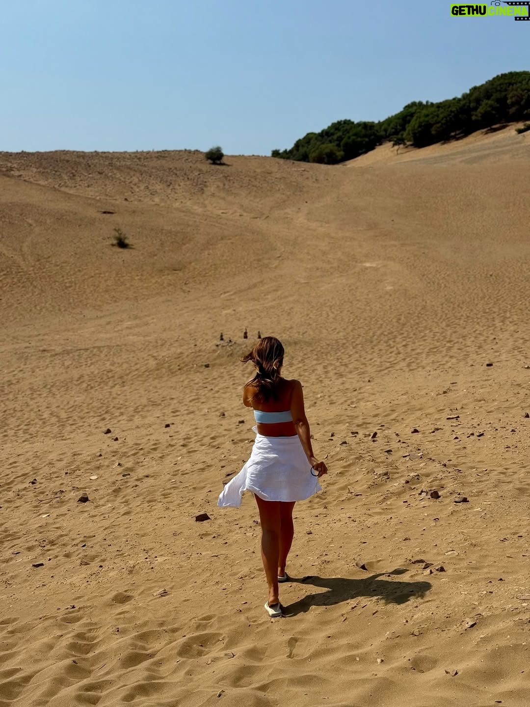 Vaso Laskaraki - 25.3K Likes - Σε μαγικά νησιά ….🏝️
Λημνος 
📍το 8ο μεγαλύτερο νησί μας 
📍με πλούσια ιστορία 
📍με ατελείωτα πράγματα να εξερευνήσεις -που ίσως μια φορά δε θα σου φτάσει- 
📍φαγητό που λέει πολλά 🤤 
📍Παραλίες πολλες κι όλες κρυστάλλινες 
#lemnos #alykes #ammothines #faraklo