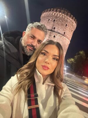 Vaso Laskaraki Instagram - Χρόνια πολλά είπαμε ?
Δεν είπαμε 🤷🏻♀️
Χρόνια πολλαααά 💫
Καλή χρονιαααά με υγεία κι όλα τα καλά φίλοι μου 💫💫
#thessaloniki #xmasholidays #happynewyear #2026