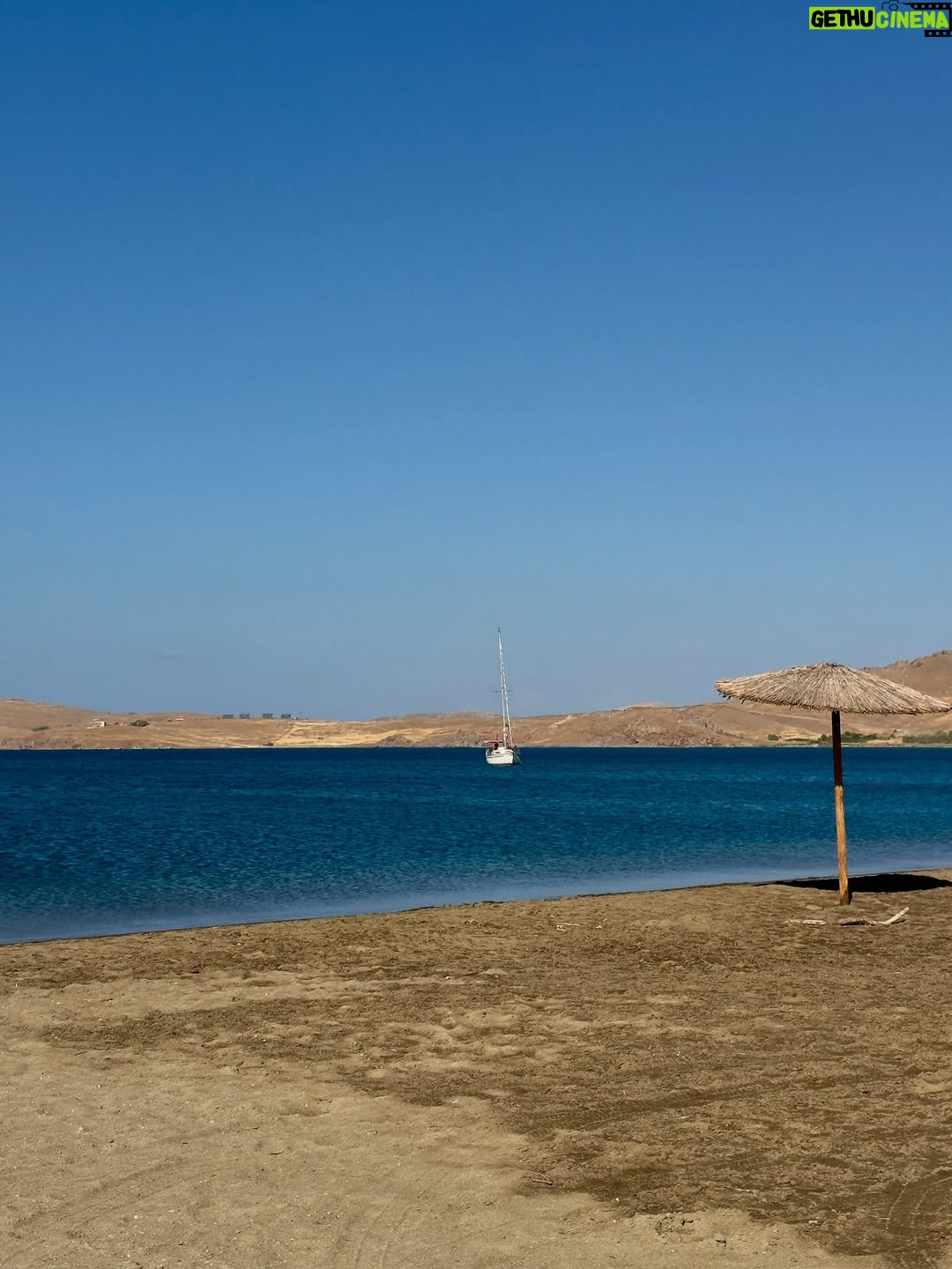 Vaso Laskaraki - 25.3K Likes - Σε μαγικά νησιά ….🏝️
Λημνος 
📍το 8ο μεγαλύτερο νησί μας 
📍με πλούσια ιστορία 
📍με ατελείωτα πράγματα να εξερευνήσεις -που ίσως μια φορά δε θα σου φτάσει- 
📍φαγητό που λέει πολλά 🤤 
📍Παραλίες πολλες κι όλες κρυστάλλινες 
#lemnos #alykes #ammothines #faraklo