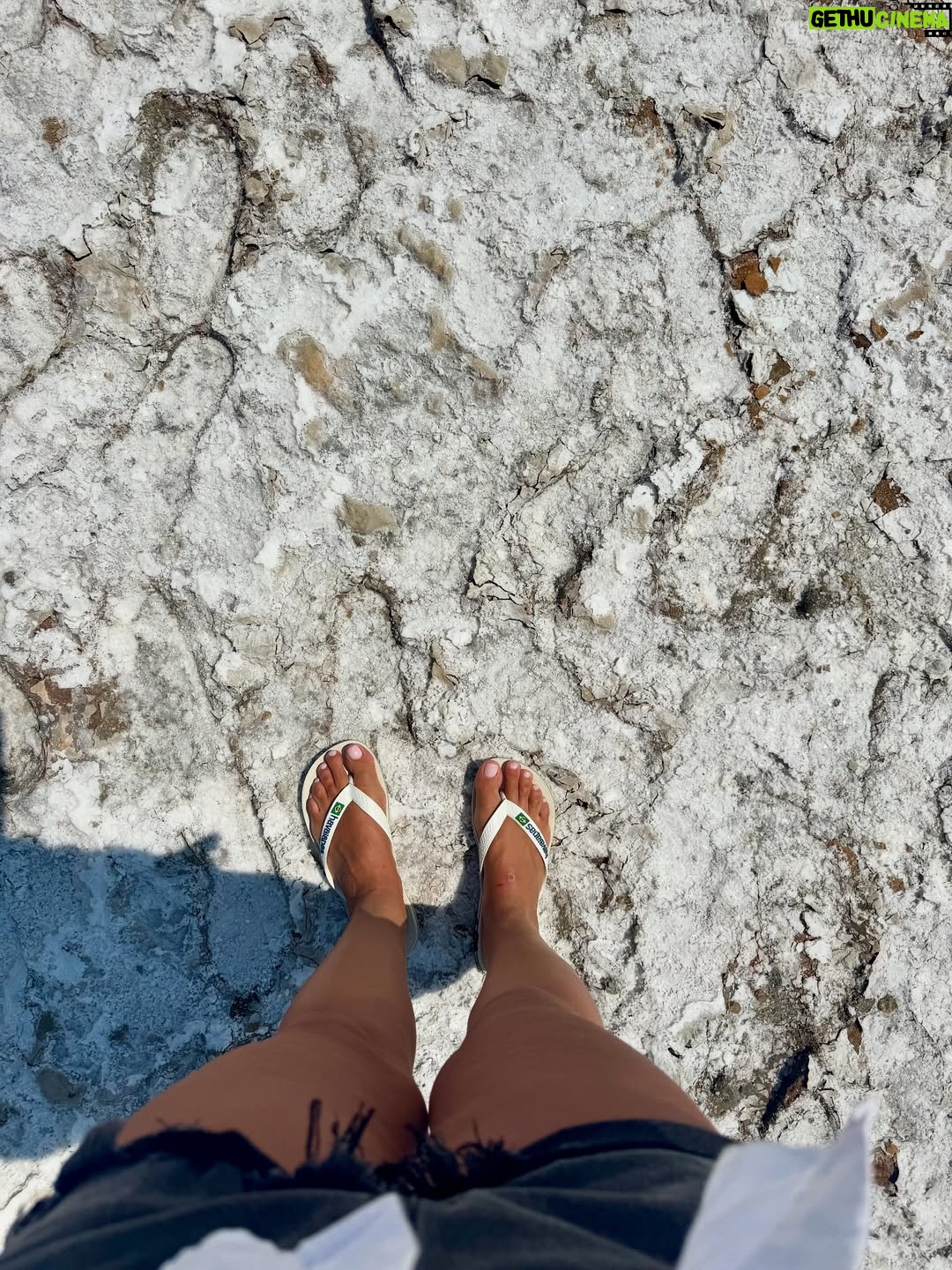 Vaso Laskaraki - 25.3K Likes - Σε μαγικά νησιά ….🏝️
Λημνος 
📍το 8ο μεγαλύτερο νησί μας 
📍με πλούσια ιστορία 
📍με ατελείωτα πράγματα να εξερευνήσεις -που ίσως μια φορά δε θα σου φτάσει- 
📍φαγητό που λέει πολλά 🤤 
📍Παραλίες πολλες κι όλες κρυστάλλινες 
#lemnos #alykes #ammothines #faraklo