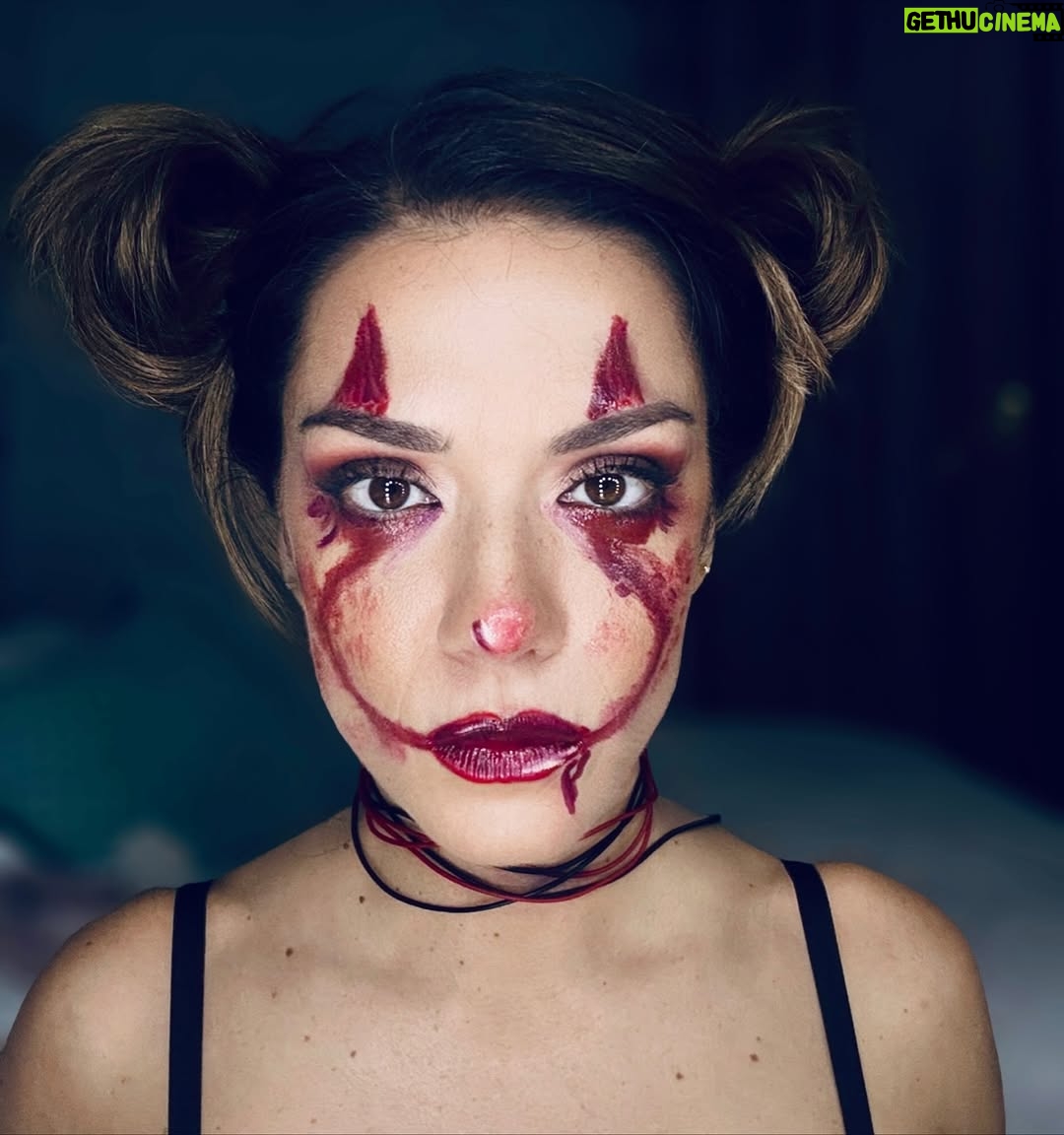 Vaso Laskaraki - 23.4K Likes - Halloween mood 🧟‍♀️ 🎃 
———————————-
Που λέγαμε και στο χωριό μας ….
#spooky #trickortreat #makeupbyme #δενειχαμετινακανουμε