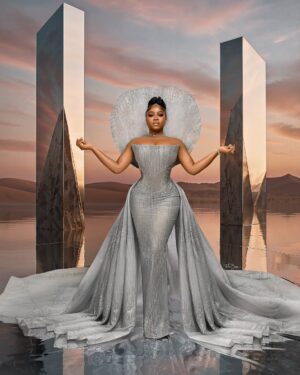 Veekee James Instagram - Let the Night Officially Begin! š
#Veekees30thSoiree
ā¢
Photography @felixcrown
Dress: @veekeejames_official
Stylist @style_by_ruvero
Hair @adefunkeee
Makeup @ariyike_mua