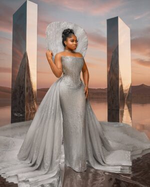 Veekee James Instagram - Let the Night Officially Begin! š
#Veekees30thSoiree
ā¢
Photography @felixcrown
Dress: @veekeejames_official
Stylist @style_by_ruvero
Hair @adefunkeee
Makeup @ariyike_mua