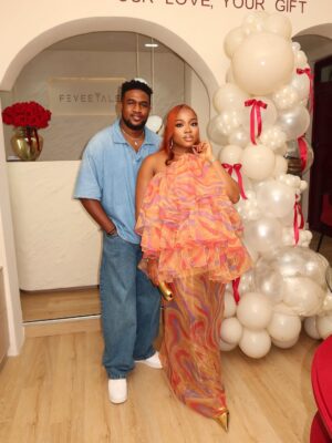 Veekee James Instagram - Doing life with the best business partner I could ever ask for š„¹
Photographer @lyons_studio_
My dress @zurik_rtw
Styling @regal.by.dovin
Hair @hairbyadefunkeee
Hair styling @sheyz_touch
Makeup @dumsyglowtouch