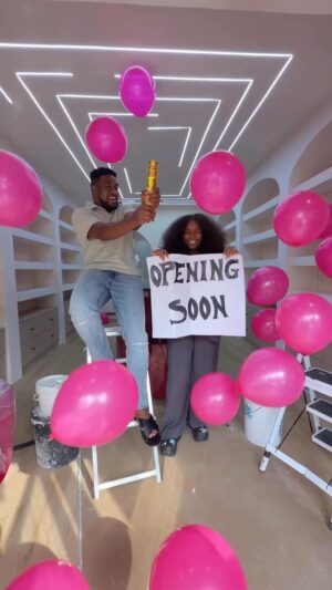 Veekee James Instagram - FINALLY š£ ššš» Our very 1st walk in store for @feveetale opens in a few days š„¹
We thank you all for your support since the very first day we launched Feveetale until nowā¤ļø
We couldnāt wait to open up a space where our lovers can walk in to curate thoughtful gift packages for their loved ones.
Please anticipate the grand opening as we will have so many beautiful items for everyone to shopā¤ļø
Interior Decor @li_interiors