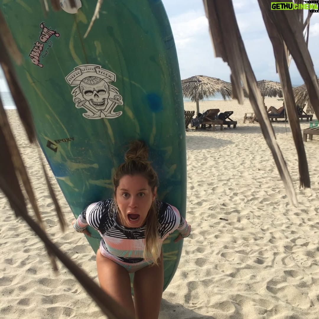 Vero Rodríguez - 5.6K Likes - 2016  is that you??? Sirviendo mucho peróxido, lucha, olímpicos, motorsports, playa y con la inmensa satisfacción de diez años después, sentirme aún más bendecida ✨

Ps La última es mi favorita porq esta sucediendo de todo