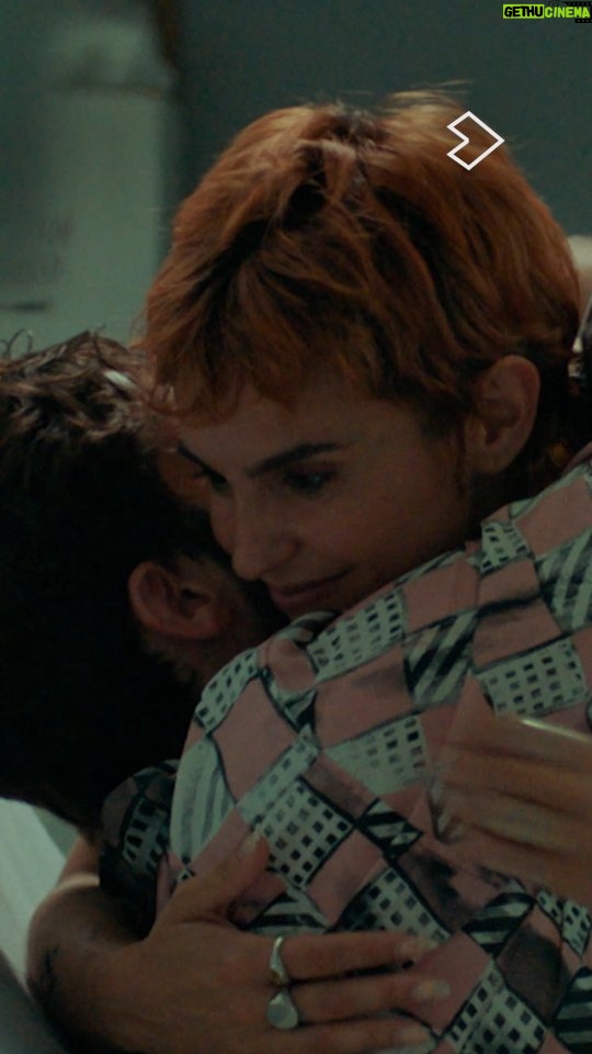Verónica Echegui - 1.7K Likes - Te diagnostican un cáncer y conoces a la mujer de tu vida 🥹❤️

¿Qué puede salir mal? 💫

#AMuerte, la serie de @dani_delaorden protagonizada por @joanamargosrubert y @veronicaechegui se estrena el 📌 15 de junio en @atresplayer 

#serieespañola #serietv #streaming #veronicaechegui #humor #romance