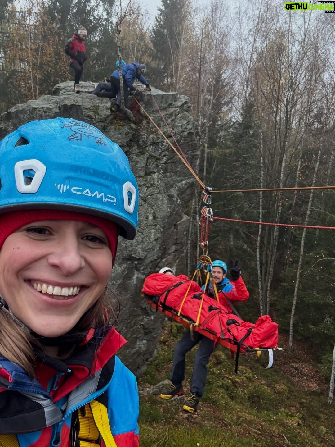 Veronika Khek Kubařová - 12.7K Likes - 🏔️
Už dlouho mi na žádný film nepřišlo tolik milých reakcí. Děkuju, že mi píšete, těší mě to! 
Děkujeme, že chodíte! 
#nahorach
@donartfilm