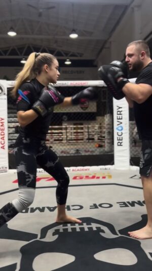 Veronika Zajícová Instagram - MORNING PADS ✅
@zajicovafighter