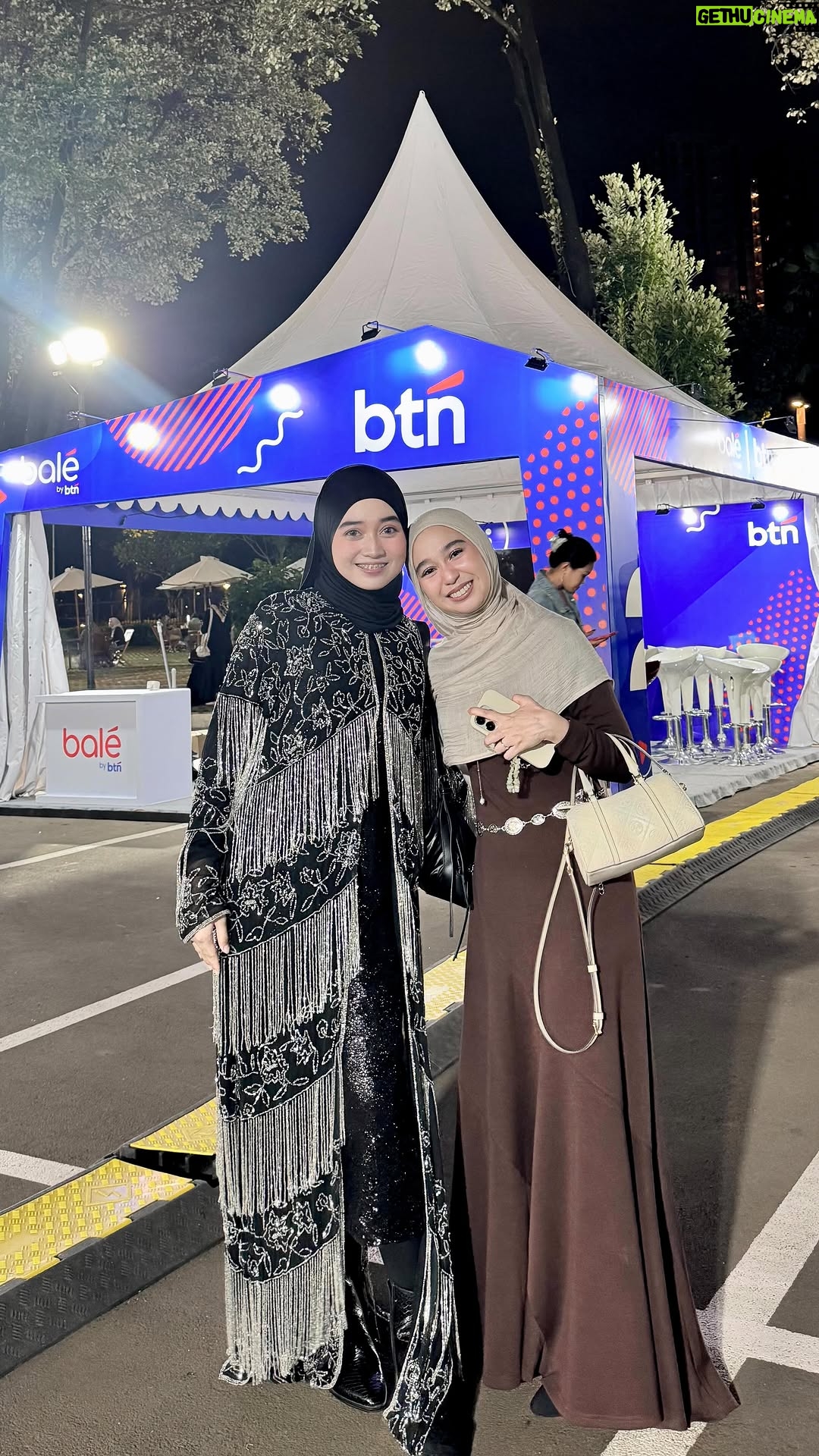 Veve Zulfikar - 3 Likes - what a coincidence! jumpa @nuha_bahrin kat nancy ajram concert 🇮🇩🫶🏻🇲🇾