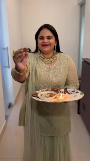 Vidyulekha Raman Instagram - Get all your Deepavali decor, sweets and gifts from @bigbasketcom ✨ in 10 mins or less !!!
#Ad #bigbasket #10minutedelivery