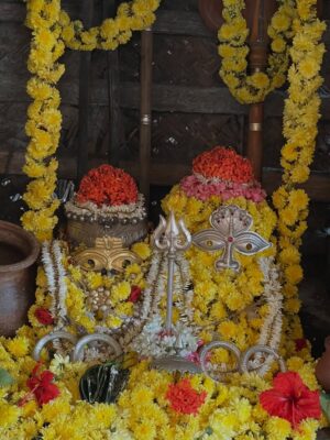 Vijaya Lakshmi Instagram - ಸ್ವಾಮಿ ಕೊರಗಜ್ಜ 🙏🏻🌺✨

#koragajja #adistalakorgajja #daiva #kuttar #mangaluru