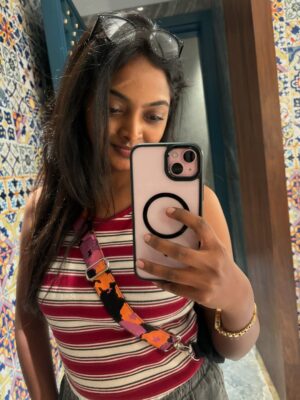 Vijaya Lakshmi Instagram - Another photo dump🤭  #final #dump 

#photography #explore #photoshoot #classy #exploremore #sassygirl #trendingnow #colorskannada #beautiful #udayatv #ootd #fypシ #follow #nikond5600 #bengaluru #kerala #instagramreels #vietnam #vairalreels