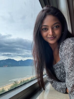 Vijaya Lakshmi Instagram - Another photo dump🤭  #final #dump 

#photography #explore #photoshoot #classy #exploremore #sassygirl #trendingnow #colorskannada #beautiful #udayatv #ootd #fypシ #follow #nikond5600 #bengaluru #kerala #instagramreels #vietnam #vairalreels