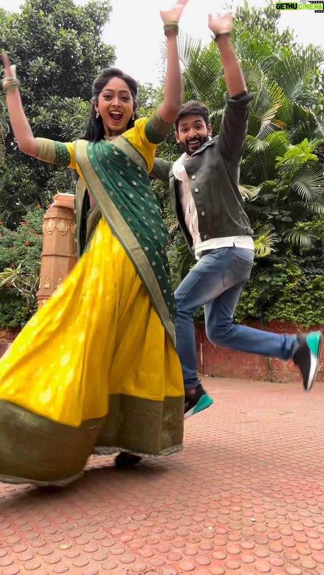 Vijaya Lakshmi - 20.8K Likes - We finally found time to do this! 😂 

#huskydance #huskydancedaily #sidharthrswamy #vijayalakshmi #mynadhruva #myna #trend #explore